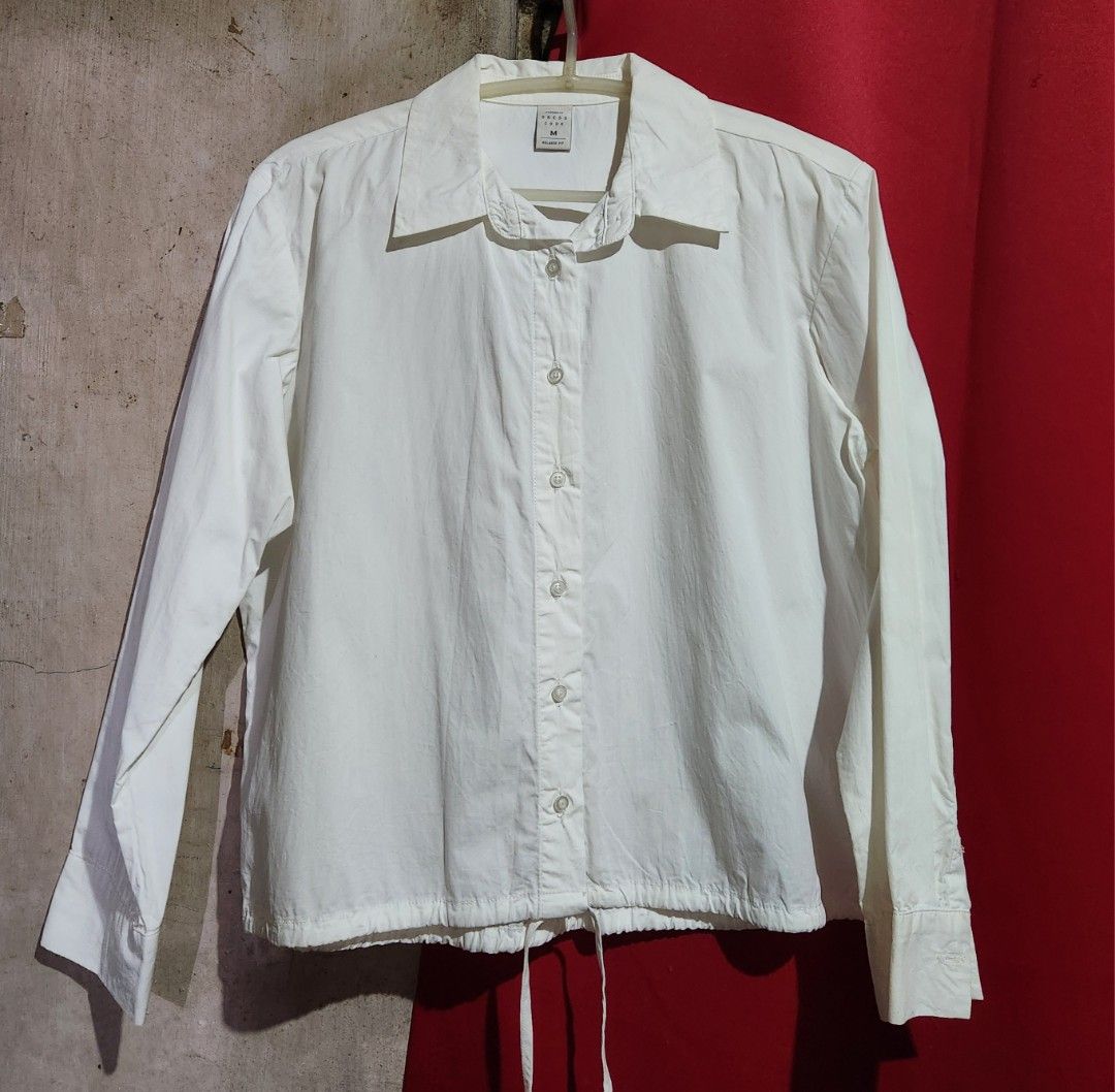 Penshoppe Long Sleeve Shirt w/ drawstring (Category: Longsleeves) located in Taguig. Submitted by sarisaristorebyks (Listing ID 1467314112, Image 2). Description: Original Good as new Size Medium Color White Worn once.