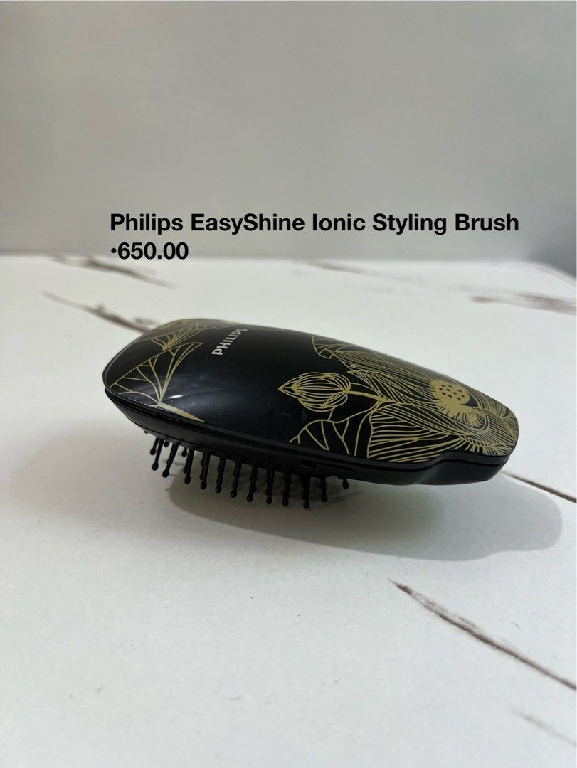 Philips EasyShine lonic Styling Brush (Category: Hair Accessories) located in Bacacay. Submitted by aiksgoods (Listing ID 1467202064, Image 1). Description: .