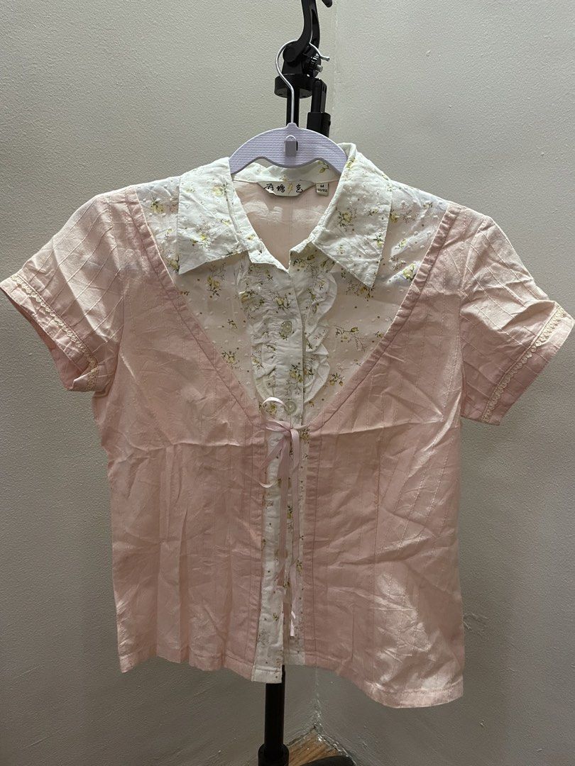 PINK FITTED Y2K POLO TOP (Category: Others Tops) located in Arayat. Submitted by impulxy_ve (Listing ID 1467272419, Image 2). Description: 💮SIZE: XS-S 🪷MINE: 249 🪻GRAB: 299 🌺LOCK: 349.