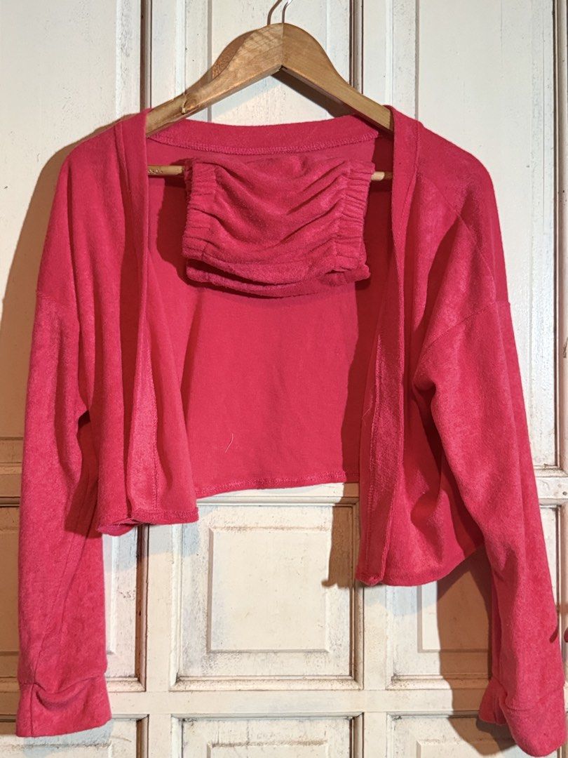 pink cardigan+tube (Category: Longsleeves) located in Valenzuela. Submitted by julijulyxoxo (Listing ID 1467321447, Image 1). Description: only used once‼️ MOP: maribank, gcash, maya MOD: J&T Express Item is unwashed. Please wash immediately before wearing! 📍san miguel bulacan .