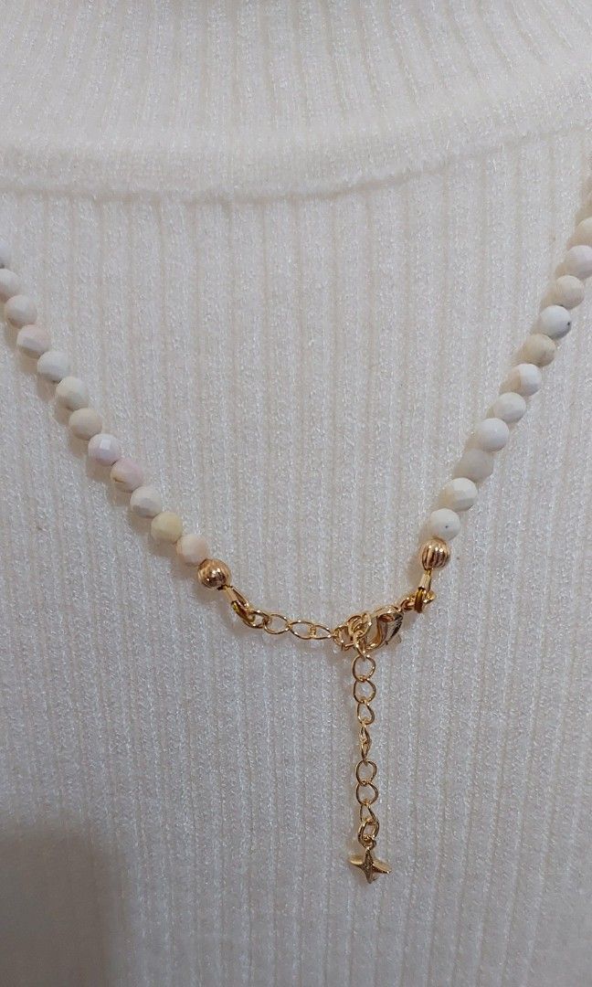 Pink Opal Necklace 4mn (Category: Necklaces) located in Gapan. Submitted by purseofjune (Listing ID 1467222903, Image 3). Description: 15"+2" gold filled extension chain choker type.