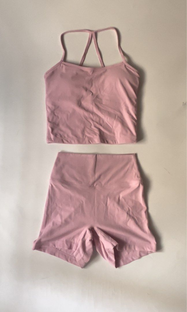 pink padded work out set (Category: Activewear) located in Cainta. Submitted by baddieshop.mnl (Listing ID 1467194835, Image 1). Description: • used twice only • size: xs-s • stretchable & comfy • orig price: ₱1,233.