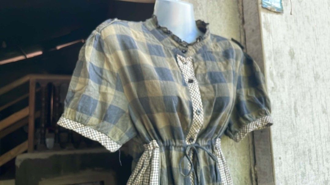 Plaid Checkered Polo Blouse Grunge (Category: Others Tops) located in Agoo. Submitted by nightingail (Listing ID 1461838948, Image 3). Description: Plaid Checkered Polo Blouse Grunge.