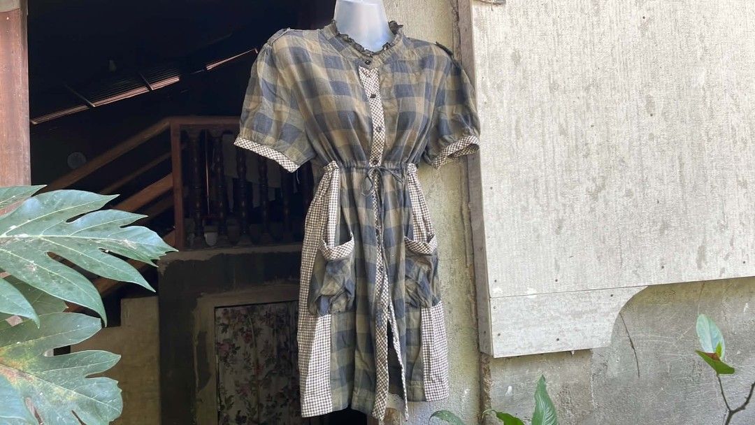Plaid Checkered Polo Blouse Grunge (Category: Others Tops) located in Agoo. Submitted by nightingail (Listing ID 1461838948, Image 1). Description: Plaid Checkered Polo Blouse Grunge.