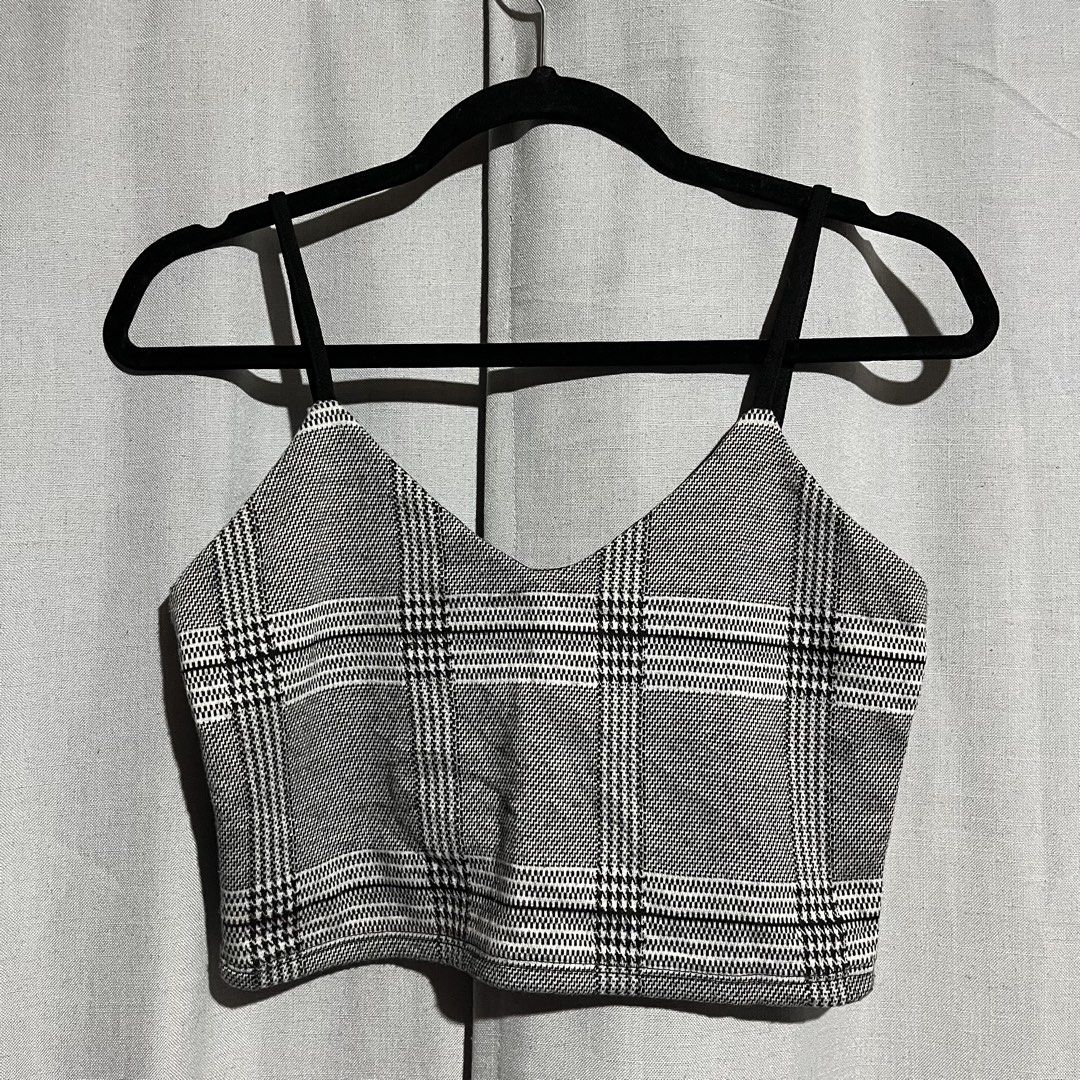 Plaid Cropped Camisole Top (Category: Sleeveless) located in Tanjay. Submitted by febmarie (Listing ID 1467253697, Image 1). Description: 📍 Negros Oriental 📦 J&T — SF c/o buyer .
