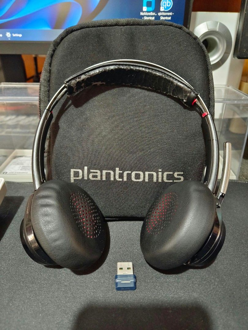 Plantronics Wireless Headset with USB Dongle and Case (Category: Headphones & Headsets) located in Cavite. Submitted by cyrenecen (Listing ID 1467249977, Image 2). Description: 🎧 FOR SALE | PRELOVED PLANTRONICS VOYAGER FOCUS UC Selling my Plantronics Voyager Focus UC Bluetooth Headset! ✅ Wireless Bluetooth headset ✅ Active Noise Cancellation (ANC) ✅ Fully working and functional 📌 Condition: Preloved, with visible signs of use. May part na nagba