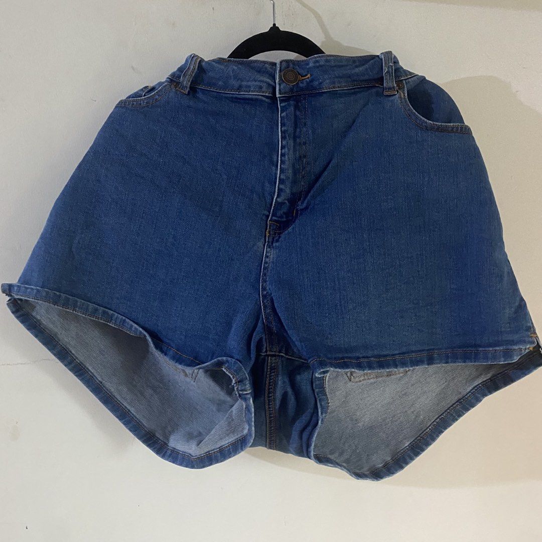 Plus Size Denim Shorts (Category: Shorts) located in Quezon City. Submitted by shopmariascloset_ (Listing ID 1467296927, Image 1). Description: .