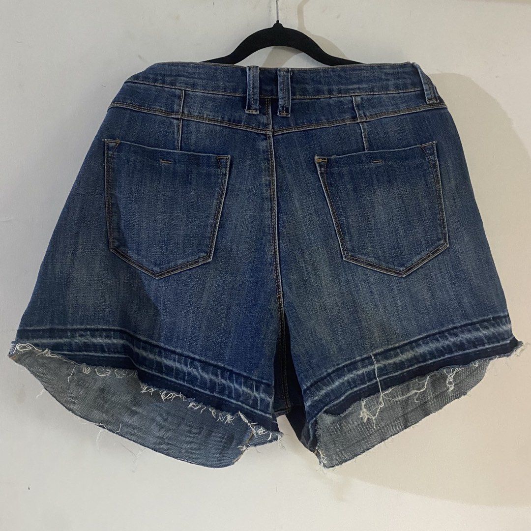 Plus Size Denim Shorts (Category: Shorts) located in Quezon City. Submitted by shopmariascloset_ (Listing ID 1467297896, Image 2). Description: .