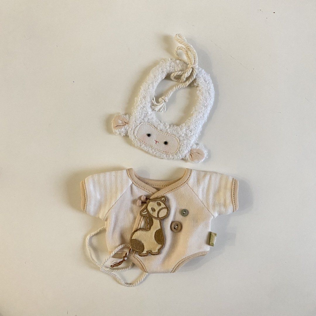 Plush Clothing Set for Kpop Dolls (Category: Plushies & Soft Toys) located in San Pedro. Submitted by jellybean.co (Listing ID 1467215746, Image 1). Description: .