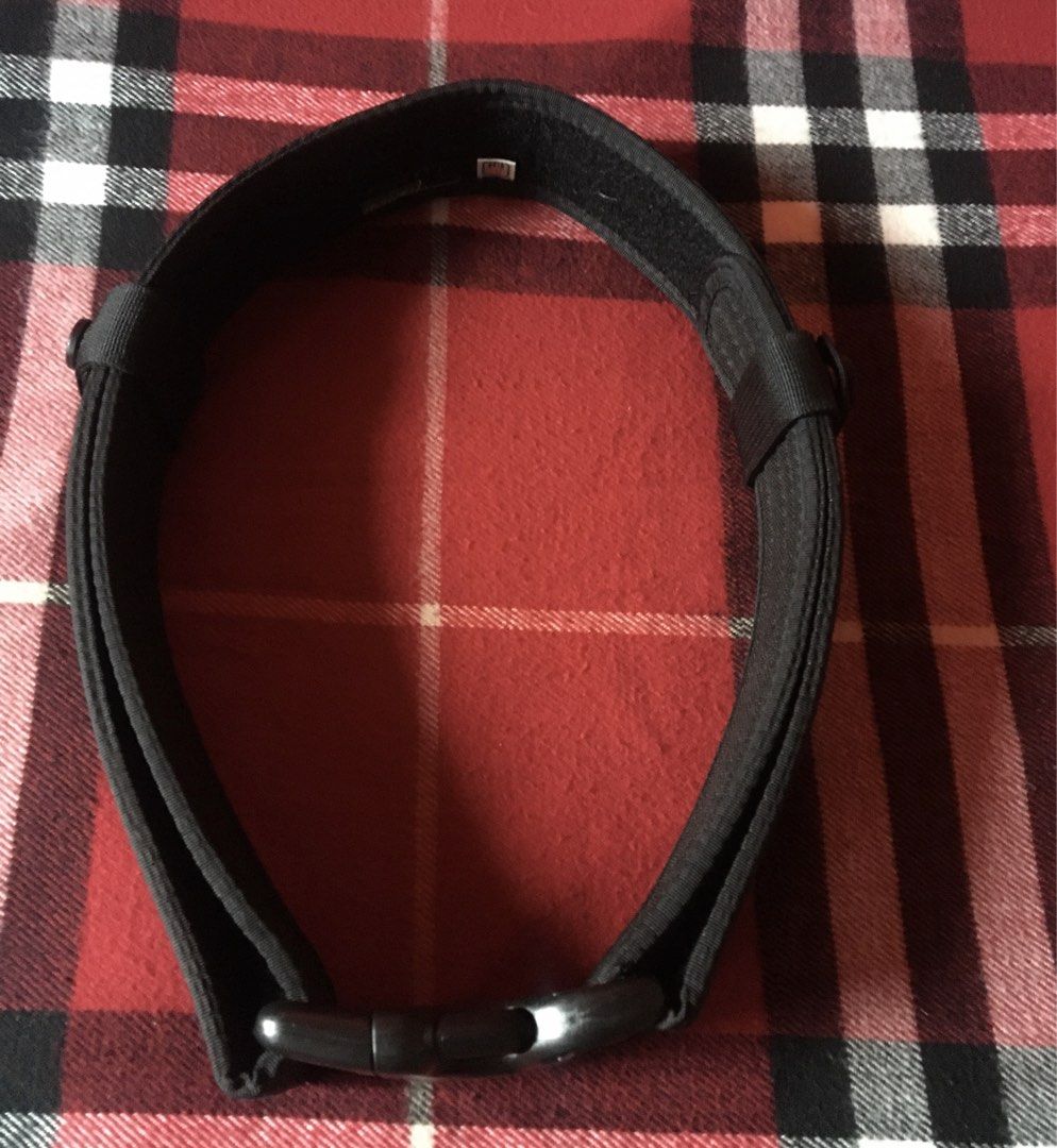 Pm sure buyer. (Category: Belts) located in Baguio. Submitted by m1ctess_1_2 (Listing ID 1467216571, Image 1). Description: Ukay source no issue black na black,size medium to large thanks.