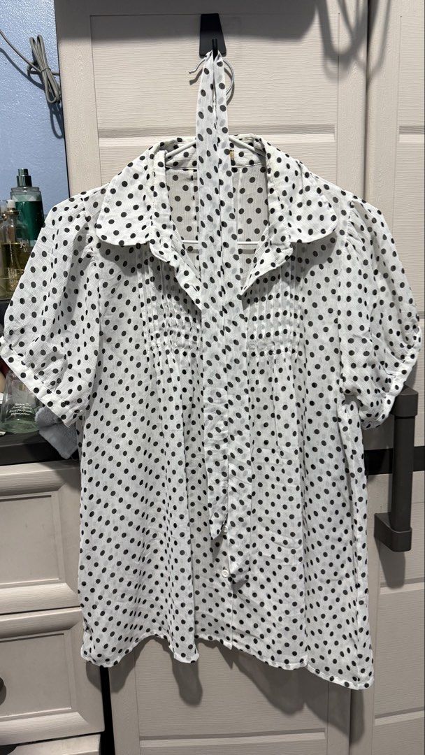 Polka Chiffon Top (Category: Blouses) located in Quezon City. Submitted by dinesaur (Listing ID 1467294899, Image 1). Description: .