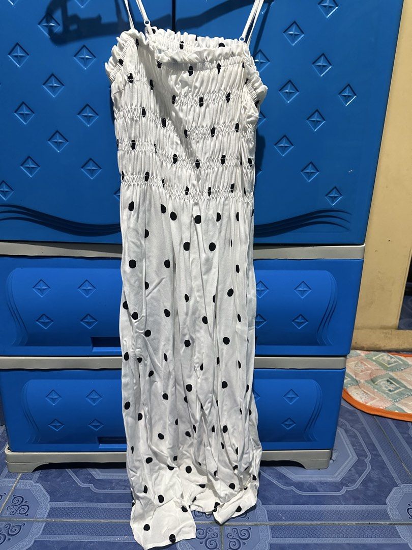 Polka Dots Dress (Category: Dresses) located in Manila. Submitted by diarchived (Listing ID 1467353935, Image 1). Description: Never been used/ Brand New! Size: XS.