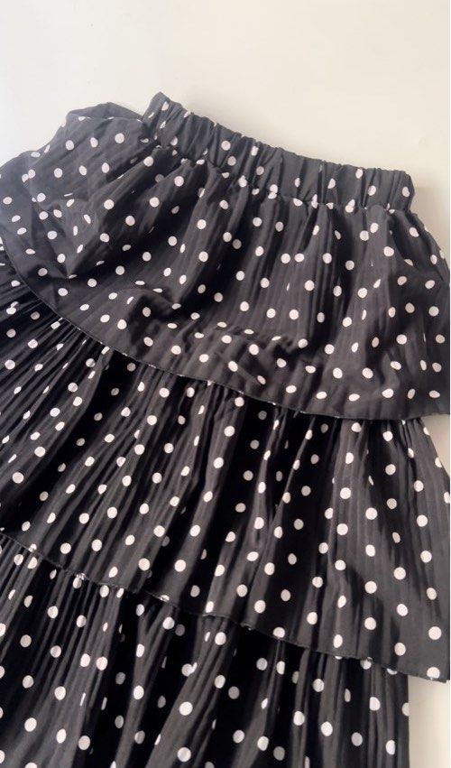 polka ruffle maxi skirt (Category: Skirts) located in Cainta. Submitted by baddieshop.mnl (Listing ID 1467195897, Image 2). Description: • waist: 23-26 in.