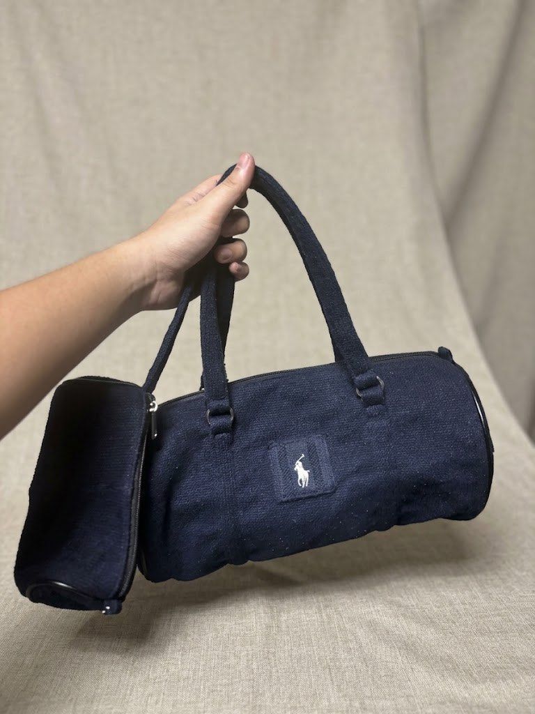 Polo Ralph Lauren Wool Shoulder Bag (Category: Luxury Bags & Wallets) located in Bacolod City. Submitted by brianmadur84350 (Listing ID 1467308342, Image 1). Description: As new condition Have main tag Off only.