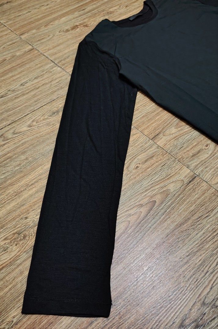PRADA - 2013 - Light Roundneck L/S Shirt (Category: Activewear) located in Manila. Submitted by espesyaloffer (Listing ID 1467361691, Image 3). Description: PRADA - 2013 - Light Roundneck L/S Shirt Condition : 9+/10 Size : XXL Dimensions ⬇️ Width : 22 Length : 27.5 Sleeve : 26 Flaws : none P3,880 + sf.