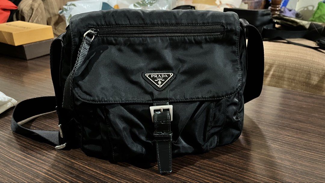 Prada Messenger Bag (Category: Sling Bags) located in Baliuag. Submitted by daily_clozzy (Listing ID 1467347692, Image 1). Description: .