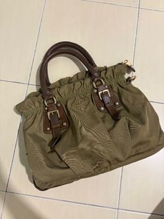 (Category: ) located in . Submitted by bagsenshoes (Listing ID 1467208223, Image 1). Description: .