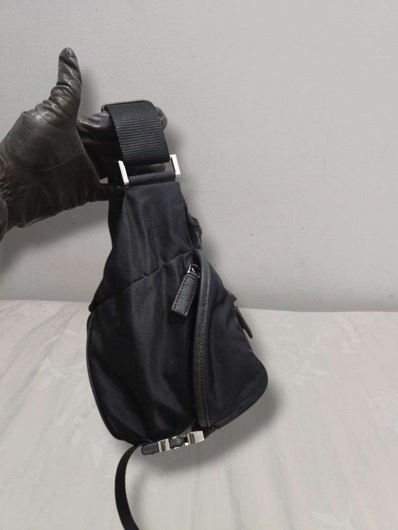 PrD Re nylon Crossbody bag (Category: Luxury Bags & Wallets) located in Alabel. Submitted by theleopard25 (Listing ID 1467329972, Image 3). Description: Authentic Small size excellent condition. even.