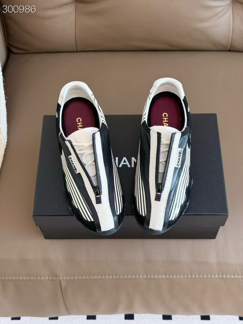 Pre order (Category: Sneakers & Footwear) located in Taytay. Submitted by prettypicks_1188 (Listing ID 1467274649, Image 3). Description: Size 35-42 Dm us for inquiries .