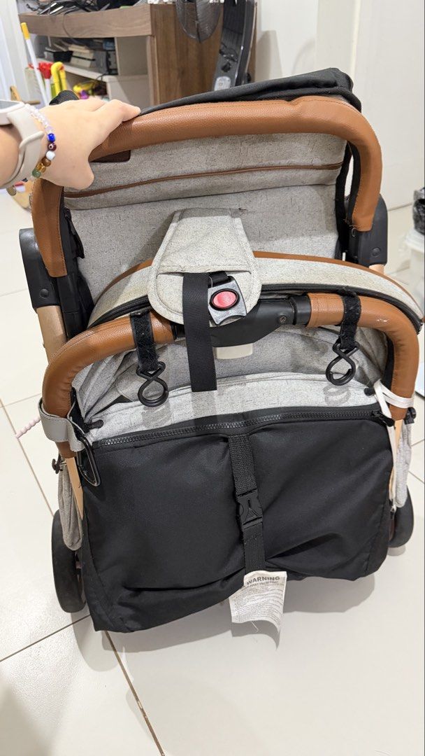 PRELOVE AKEEVA ESMIO TRAVEL STROLLER (Category: Strollers) located in Manila. Submitted by dee.s.o (Listing ID 1467271100, Image 2). Description: AKEEVA ESMIO STROLLER FOR SALE 🤍 ✨ Needs cleaning ✨ 2nd stroller lang namin kaya hindi na masyadong nagagamit. ✨ Flaw: May gasgas sa leather ng handle, as shown in the photo, but overall, it doesn’t affect the stroller’s quality or functionality. Still in good condition For Metro Manila buyers only so 
