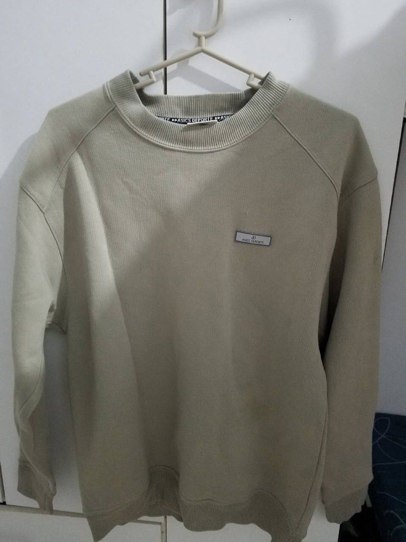 Preloved Asics Deporte Sweater (Category: Coats, Jackets and Outerwear) located in General Trias. Submitted by ceethruenial (Listing ID 1467312397, Image 1). Description: .
