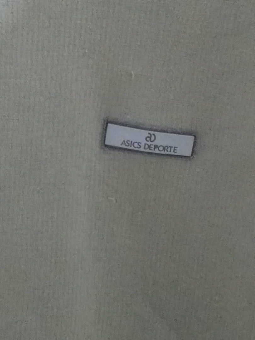 Preloved Asics Deporte Sweater (Category: Coats, Jackets and Outerwear) located in General Trias. Submitted by ceethruenial (Listing ID 1467312397, Image 2). Description: .