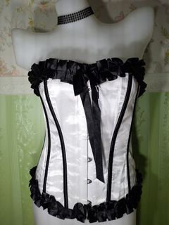 (Category: ) located in . Submitted by ms.happycorsets (Listing ID 1467311096, Image 1). Description: .