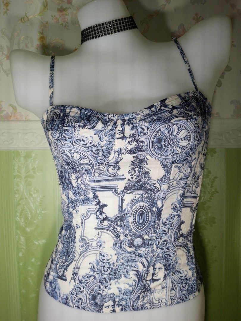 Preloved Prettylittlething Corset Top Small (Category: Others Tops) located in Dasmarinas. Submitted by ms.happycorsets (Listing ID 1467313803, Image 1). Description: Preloved Corset Top White and Blue Color Can Fit Small size Starting waistline 27- 28 inches only Bust size 34 inches for Cup B -C Not Padded bra length 18 inches Stretchable Fabric Has Zipper at the back Adjustable Strap Has Front 6 Soft bones with Slight flaws Actual Photo Color m