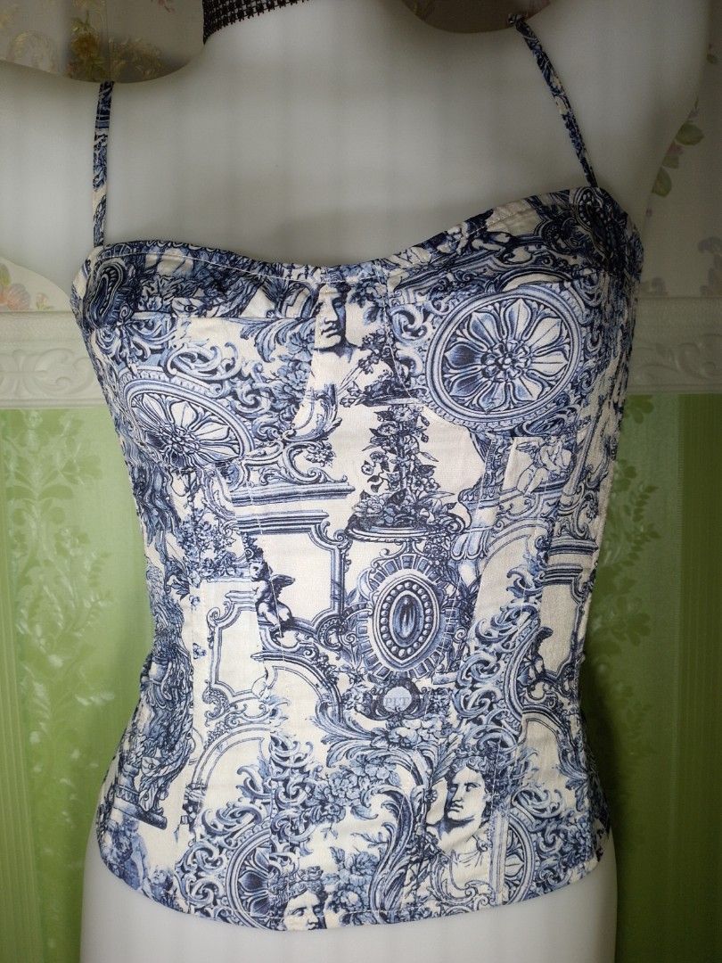 Preloved Prettylittlething Corset Top Small (Category: Others Tops) located in Dasmarinas. Submitted by ms.happycorsets (Listing ID 1467313803, Image 2). Description: Preloved Corset Top White and Blue Color Can Fit Small size Starting waistline 27- 28 inches only Bust size 34 inches for Cup B -C Not Padded bra length 18 inches Stretchable Fabric Has Zipper at the back Adjustable Strap Has Front 6 Soft bones with Slight flaws Actual Photo Color m