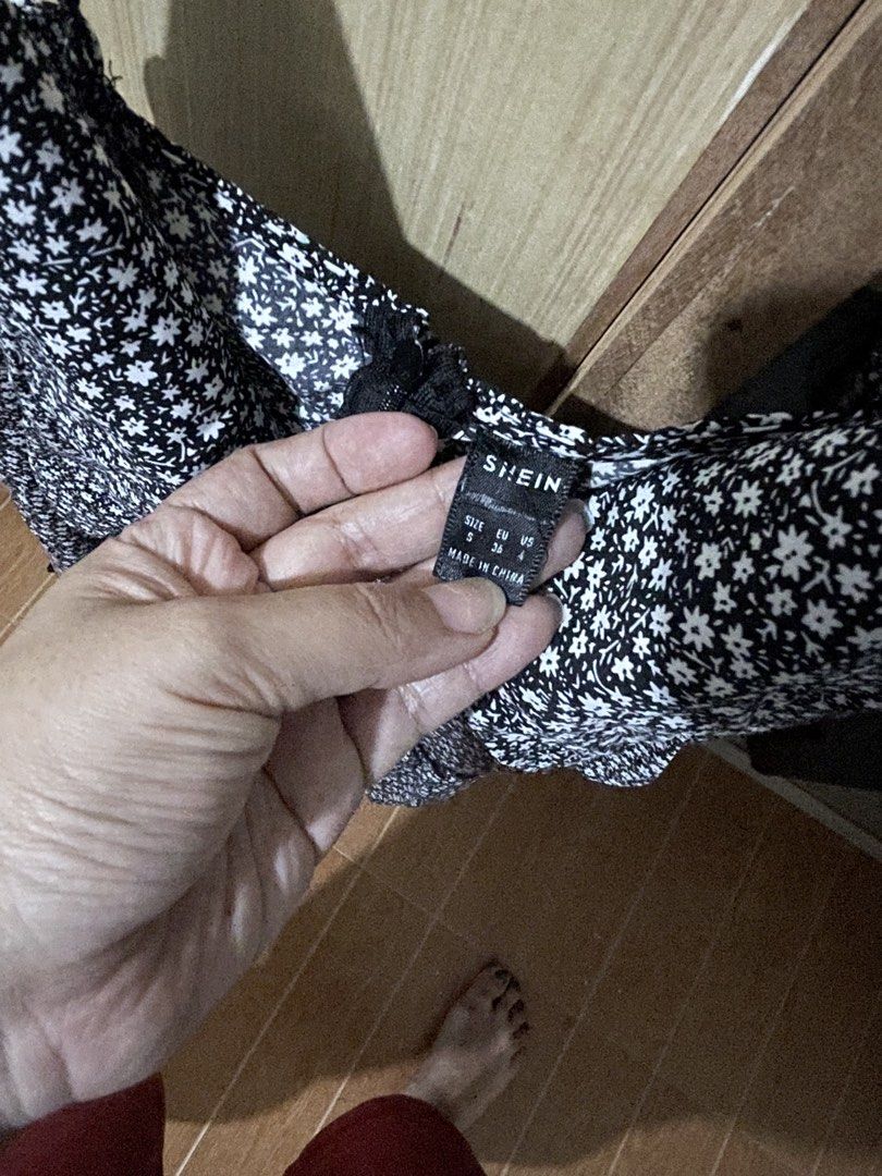 Preloved Shein (Category: Dresses) located in Makati City. Submitted by nhatzgold (Listing ID 1467213052, Image 2). Description: Rfs: di na kasya Small in size but can fit up to semi medium .