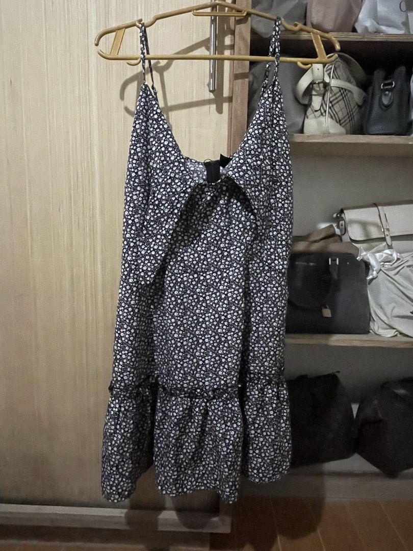 Preloved Shein (Category: Dresses) located in Makati City. Submitted by nhatzgold (Listing ID 1467213052, Image 1). Description: Rfs: di na kasya Small in size but can fit up to semi medium .