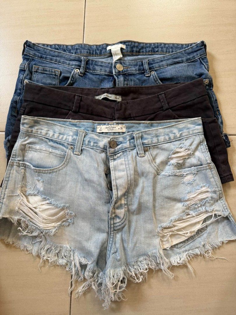Preloved Shorts (Category: Shorts) located in Cebu City. Submitted by oravillanueva (Listing ID 1467194485, Image 2). Description: Shorts for 150Php each #H&M #CottonOn #Abercrombie #Pull&Bear #Naning9 #Forver21.
