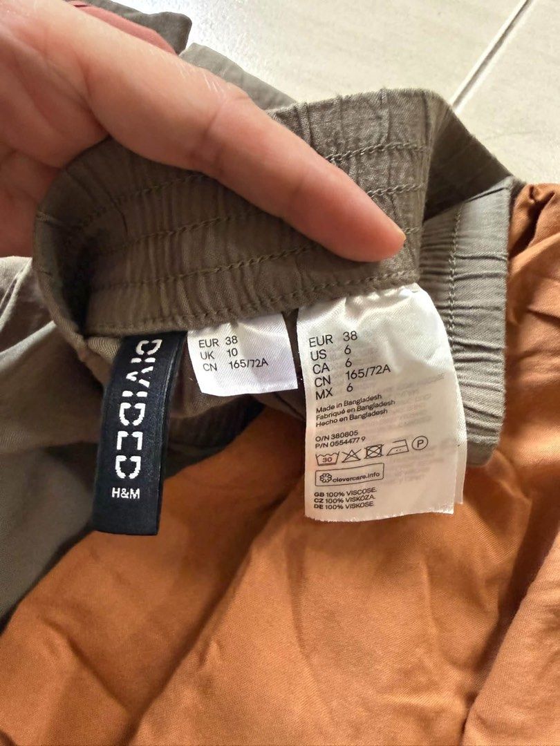 Preloved Trousers (Category: Other Bottoms) located in Cebu City. Submitted by oravillanueva (Listing ID 1467194948, Image 3). Description: Preloved Trousers for 200Php each #Forever21 #H&M #CottonOn.