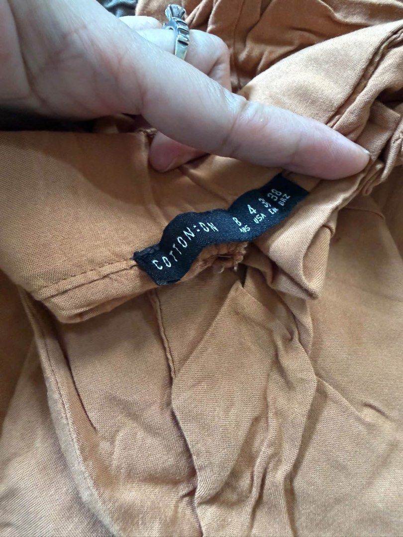 Preloved Trousers (Category: Other Bottoms) located in Cebu City. Submitted by oravillanueva (Listing ID 1467194948, Image 2). Description: Preloved Trousers for 200Php each #Forever21 #H&M #CottonOn.