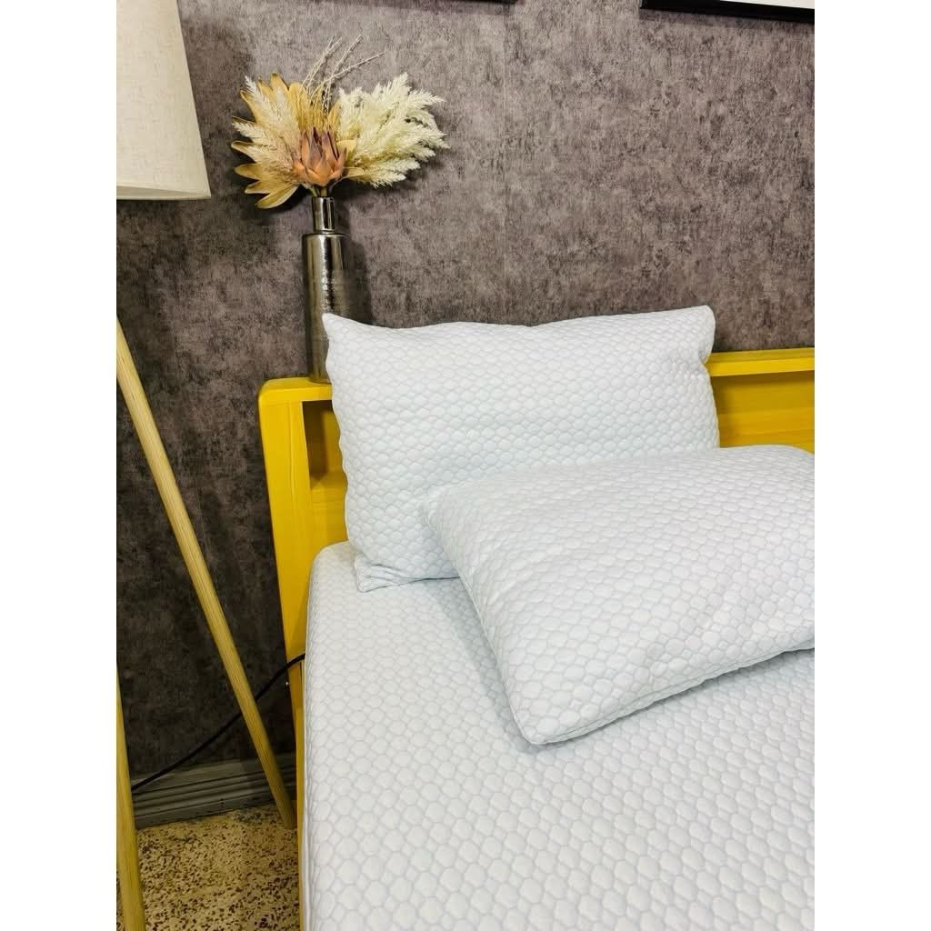 Premium Waterproof Mattress Protector and Pillowcase (Category: Bedding & Towels) located in San Juan City. Submitted by msmpatron (Listing ID 1467206390, Image 2). Description: - 100% waterproof & stain resistant protection - Built-in cooling tech fabric for a fresh, sweat-free sleep - Zero crinkle & zero plastic feel for ultimate comfort - Hypoallergenic & dust mite resistant for allergy sufferers - Deep pockets fit mattresses up to 15 inches t