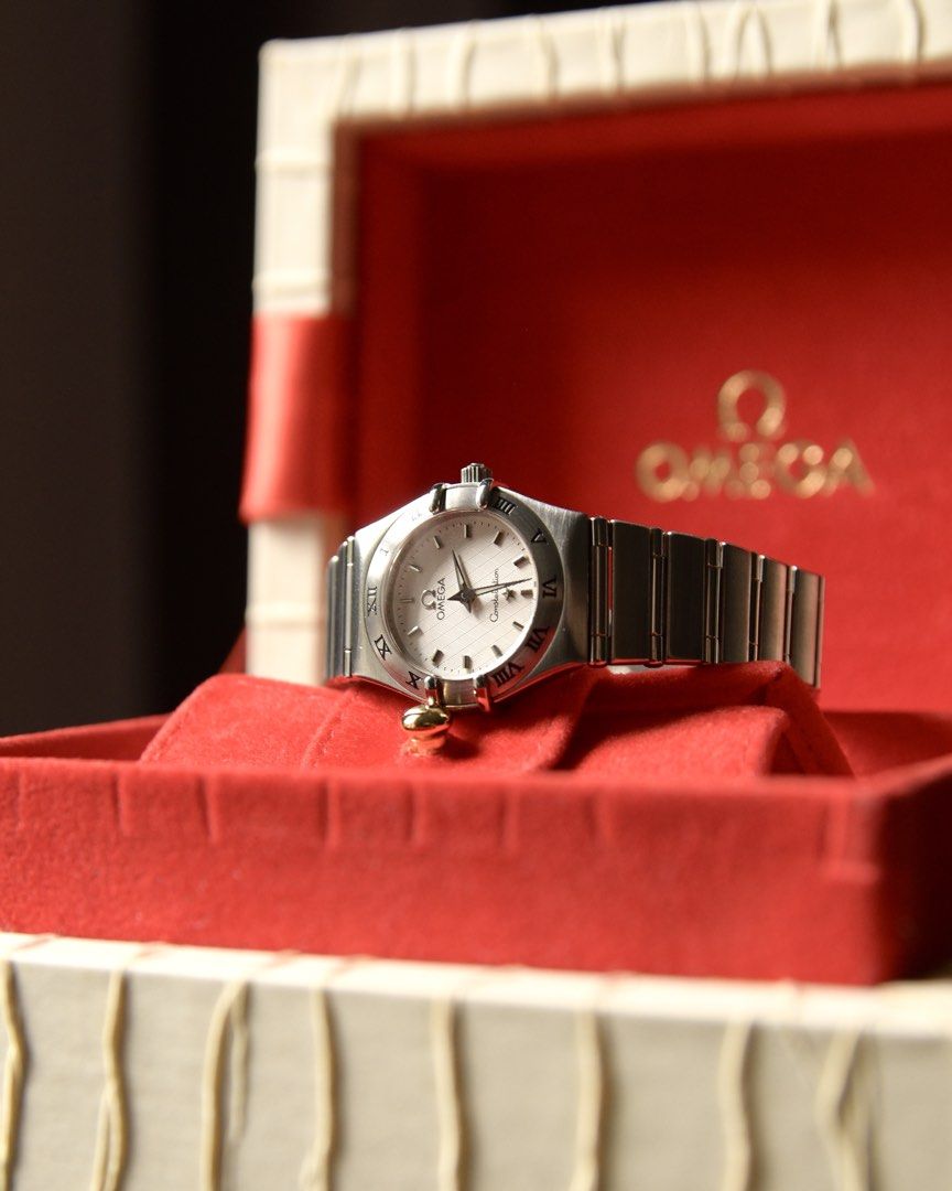Pre-owned 2001 Omega Constellation All Steel Mini Full Set (Category: Luxury Watches) located in Quezon City. Submitted by watchcollective.ph (Listing ID 1467280973, Image 2). Description: 2001 Omega Constellation All Steel Mini Full Set ₱59,800 Reference: 1562.30 Year: 2001 Case Size: 22.5mm Wrist Size: 16cm Pre-owned. Excellent condition. Complete set. Comes with guarantee card and original box. Lost pillow and pouch..