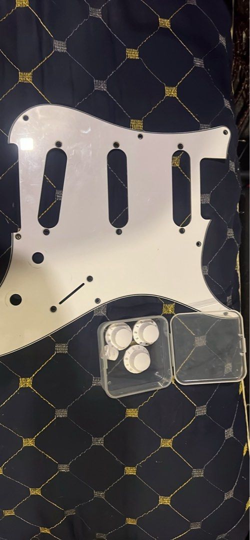 PRS silversky SE Pickguard ,Knobs and switchtip set (Category: Music Accessories) located in Caloocan City. Submitted by insomiac_94 (Listing ID 1467270526, Image 2). Description: Selling my PRS silversky SE parts 1 pickguard 3 knobs 1 switch tip If interested message me for more pictures and infos.