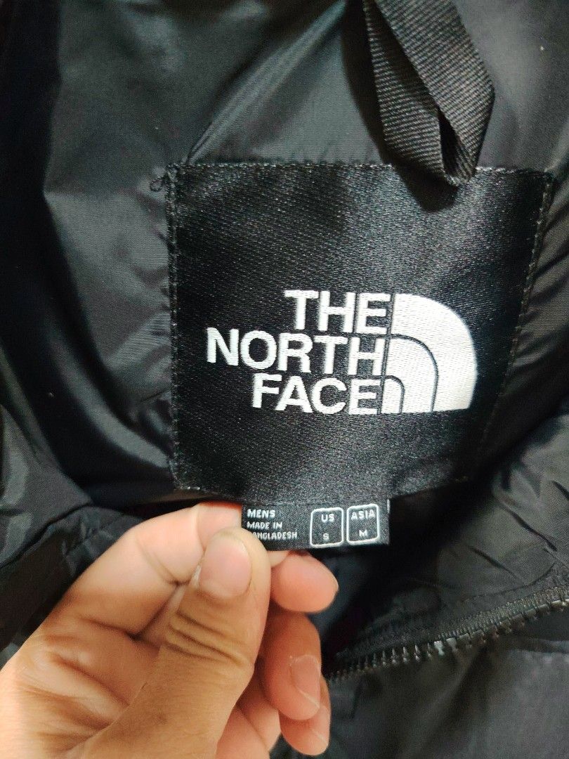 Puffer jackket (Category: Coats, Jackets and Outerwear) located in Manila. Submitted by xiobai (Listing ID 1467179311, Image 2). Description: Brand new made in Bangladesh.