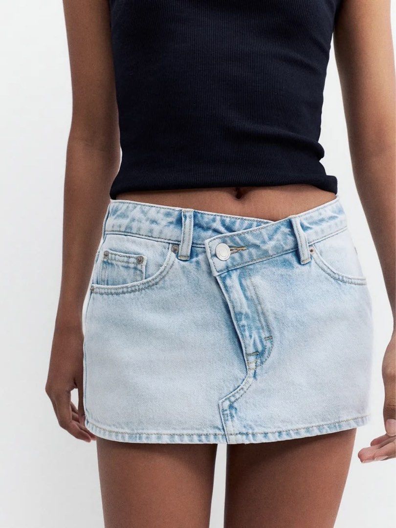 Pull&Bear Midrise Skort (Category: Skirts) located in Davao. Submitted by aug_amari (Listing ID 1467303851, Image 1). Description: size 25 actual : Check out 'Pull&Bear Midrise Cross-waist Denim Skort', available at PHP 1,895 on #Carousell https://carousell.app.link/XYbVf6Am96b.