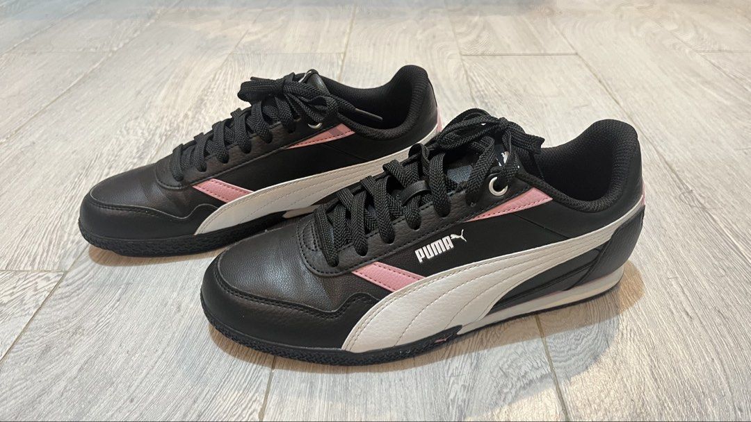 Puma Bella Donna Sneakers (Category: Sneakers) located in Rizal. Submitted by ajoaq26 (Listing ID 1464146122, Image 2). Description: - Puma Bella Donna - Black Pink - Lace-up style - Great for casual wear (used only once - due to wrong size) Sizing: EUR 39 US 7 UK 6.