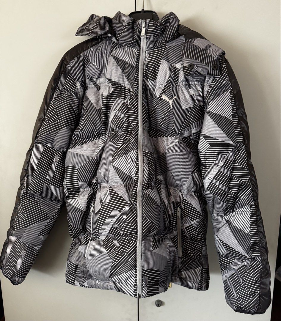 Puma Winter Puffer Jacket Geometric Black White (Category: Coats, Jackets and Outerwear) located in Quezon City. Submitted by by.previouslyowned (Listing ID 1467183705, Image 1). Description: PRICE IS NEGOTIABLE Size: Small - Medium Can send more pictures. .