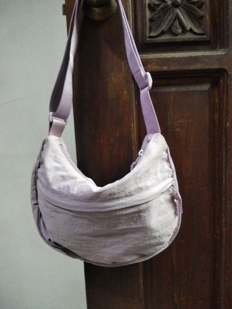 Purple dumpling bag (Category: Cross-body Bags) located in Antipolo. Submitted by olayerm1213 (Listing ID 1467191483, Image 1). Description: .