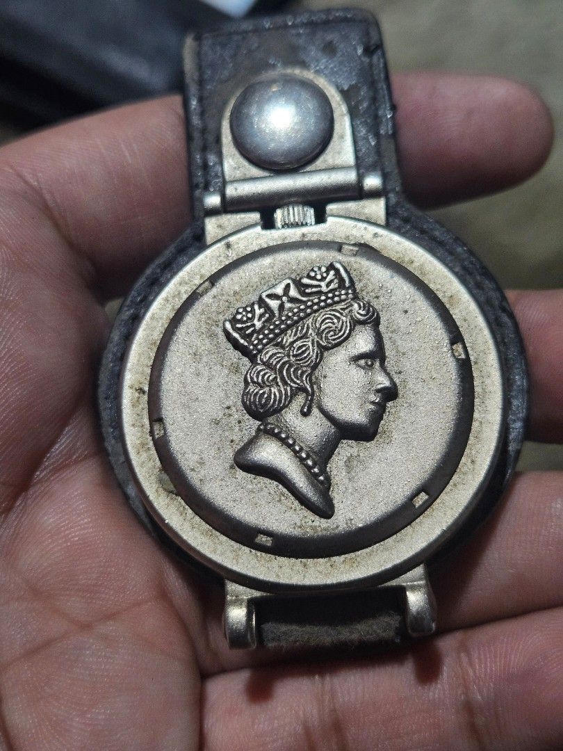 Queen Elizabeth Pocket Old Watch (Category: Vintage Collectibles) located in Makati City. Submitted by aureliusmagnus (Listing ID 1467234329, Image 1). Description: Product Description Old Second-Hand Buckle-Type Portable or Pocket Watches Queen Elizabeth Size: The overall length is about 7.5 CM and the width is about 5 CM Material: Metal/ Leather ※ Normal function / -----------------------------------------.
