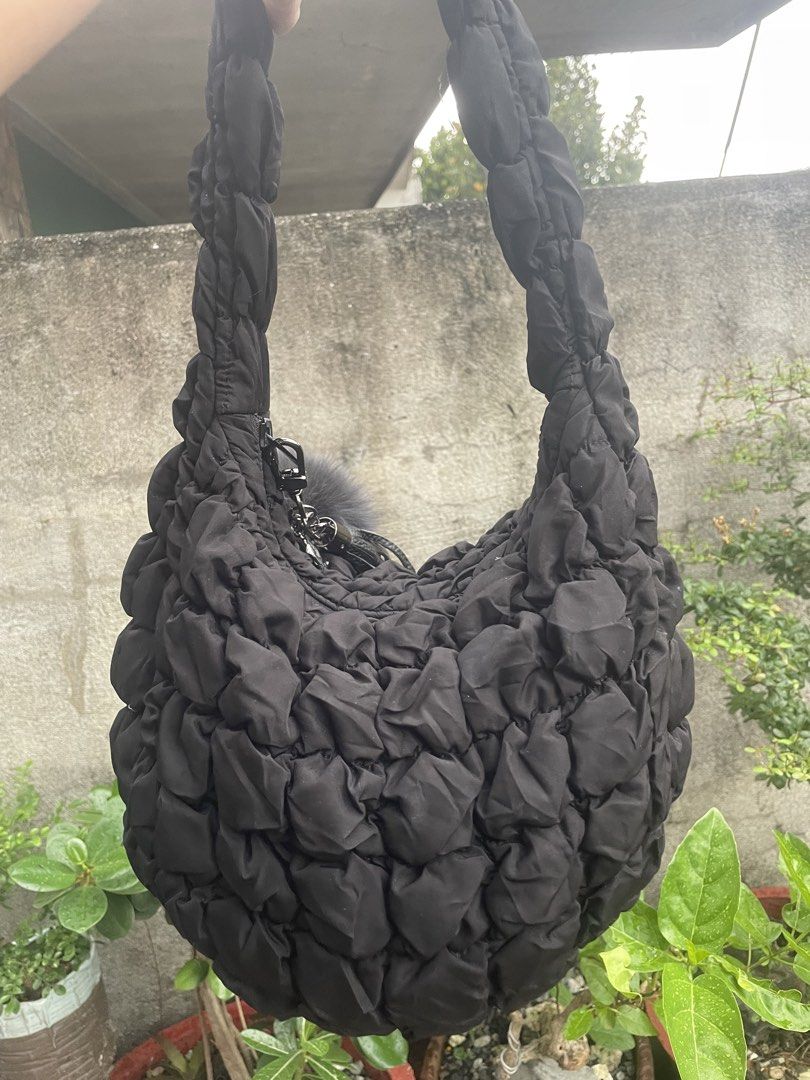 Quilted med size (Category: Shoulder Bags) located in Cagayan de Oro. Submitted by kawaii_67trifted (Listing ID 1467307922, Image 2). Description: .
