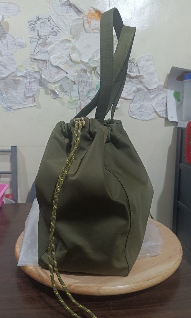 Radley Nylon Bucket Tote (Category: Tote Bags) located in Pasig City. Submitted by lala_alday (Listing ID 1467198309, Image 3). Description: Radley Bucket Nylon Tote Storebought London Pristine Condition, just arrived three months ago, used it once With carecard RFS: want bigger bag.