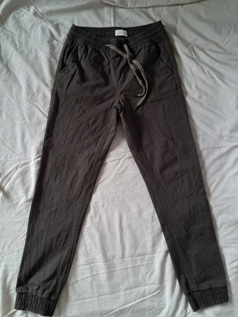 Rag Supply Jogger Pants (Category: Joggers) located in Valenzuela. Submitted by famsbest (Listing ID 1467207074, Image 1). Description: - Rag Supply army green pants - Real color can be seen on the 3rd and 5th photo - Not faded; just the phone camera - Size: XS, same size as Uniqlo kids 160 - Elastic waistband with adjustable drawstring - Two side pockets only, back pocket is not working - Perfect for easy everyday casual wear.