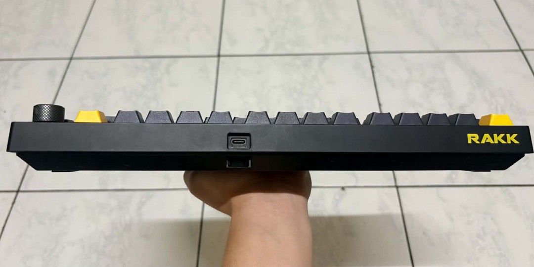 Rakk Hanan 75% Mechanical Keyboard (Category: Computer Keyboard) located in Manila. Submitted by paopao1026 (Listing ID 1467335961, Image 3). Description: .
