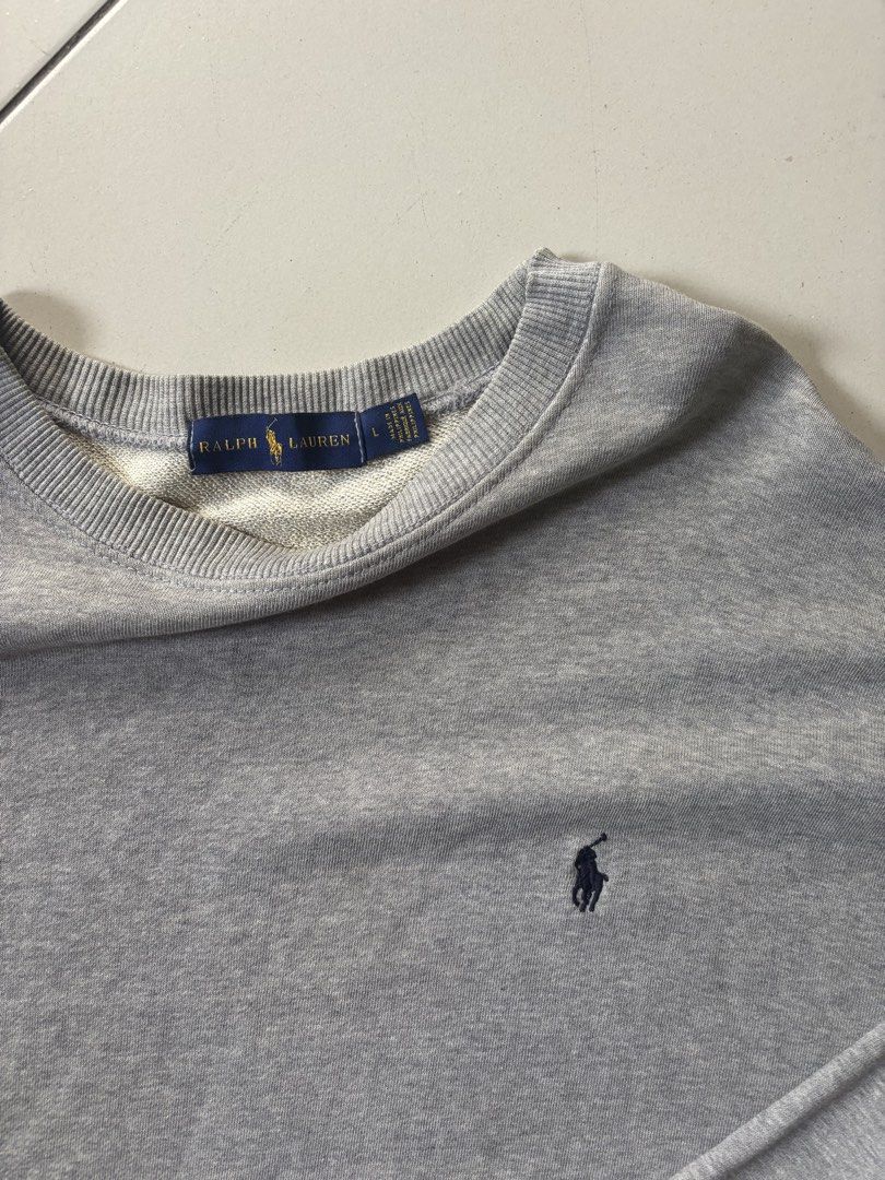 Ralph Lauren Sweater (Category: Hoodies) located in San Pedro. Submitted by kil.laguna (Listing ID 1467209372, Image 2). Description: Large.
