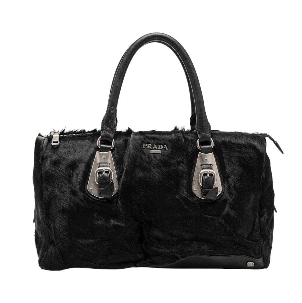 Rare Prada Bag (Category: Luxury Bags & Wallets) located in Lapu Lapu. Submitted by ukaydecebu (Listing ID 1467358680, Image 1). Description: .