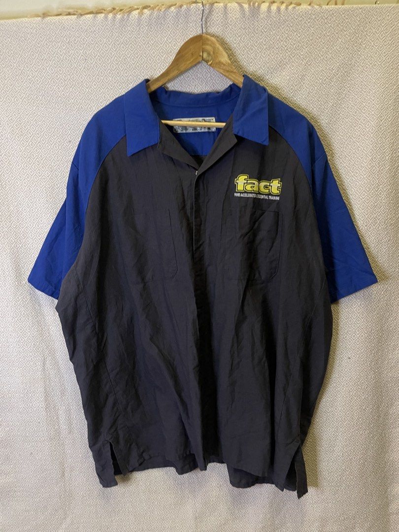 Redkap twotone ford polo buttonndown (Category: Tshirts & Polo Shirts ) located in Manila. Submitted by hypestock_mnl (Listing ID 1467216715, Image 1). Description: - stylish - perfect for casual wear - great fit - in good condition - minimal signs of usage - 9/10 - money worth! - see pics for details/issue.